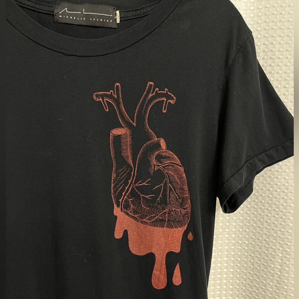 Michelle Lesniak Project Runway Winner Bleeding Heart T-shirt M - Picture 2 of 4